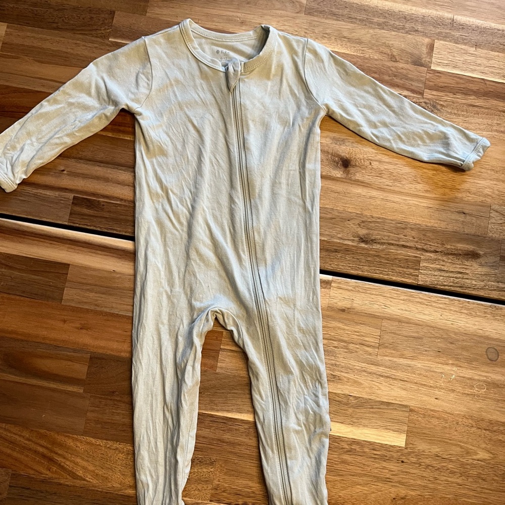 Kyte Baby Zippered Footie GUC
